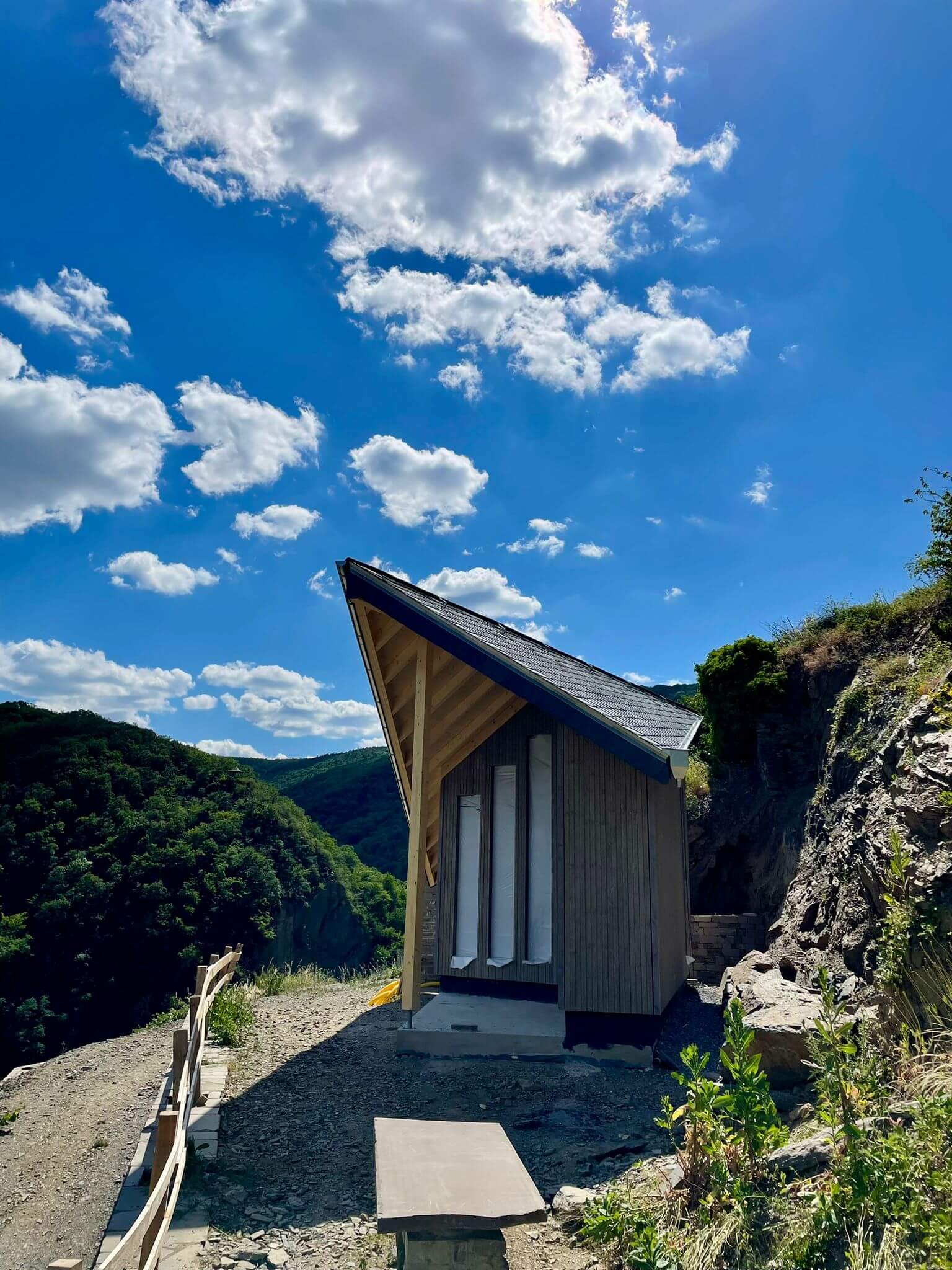 Bau der Hl. Donatus Kapelle zum Gedenken der Flutopfer an der Ahr